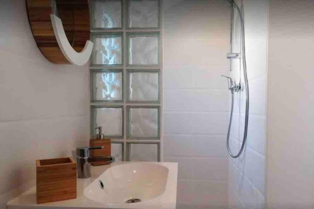 Maisonnette Pour 2 Personnes - Vue Mer - Plage A 100 Metres Ploubazlanec Exterior foto